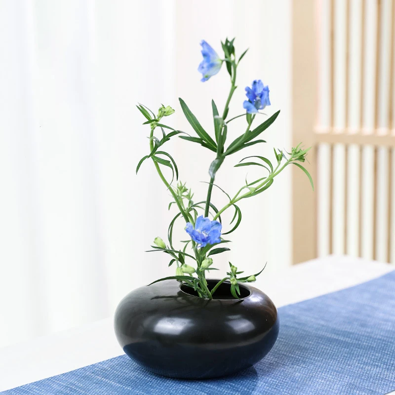 Japanese Frog Ceramic Vase Ike - огляд і ціна Ikebana Vase Kenzan