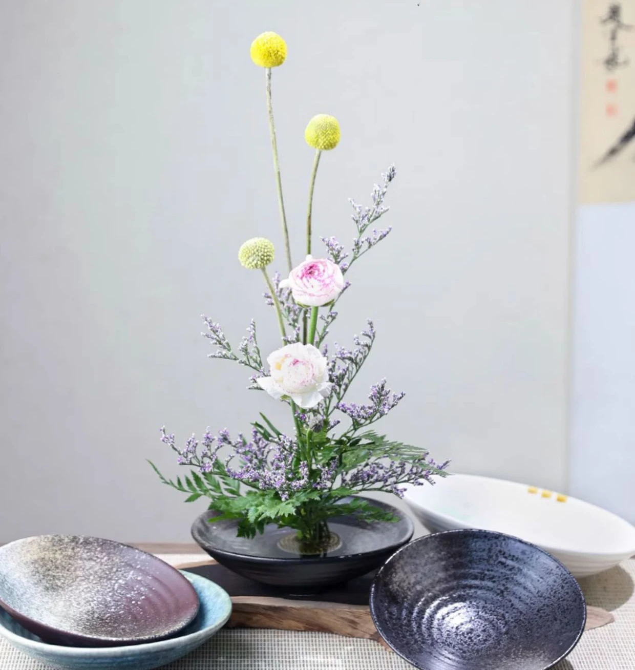 Japanese Frog Ceramic Vase Ike - огляд і ціна Ikebana Vase Kenzan
