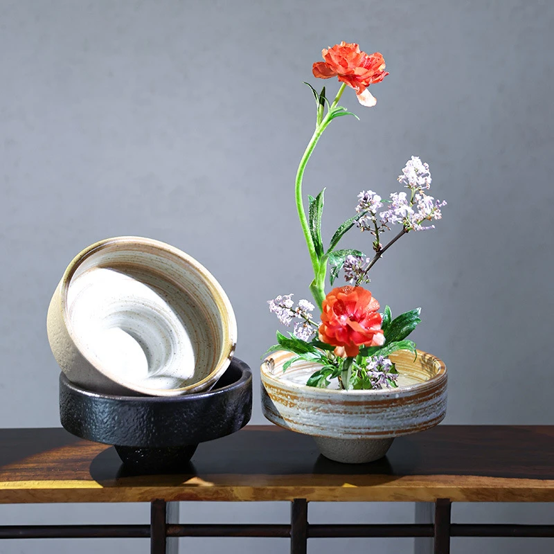 Japanese Frog Ceramic Vase Ike - огляд і ціна Ikebana Vase Kenzan